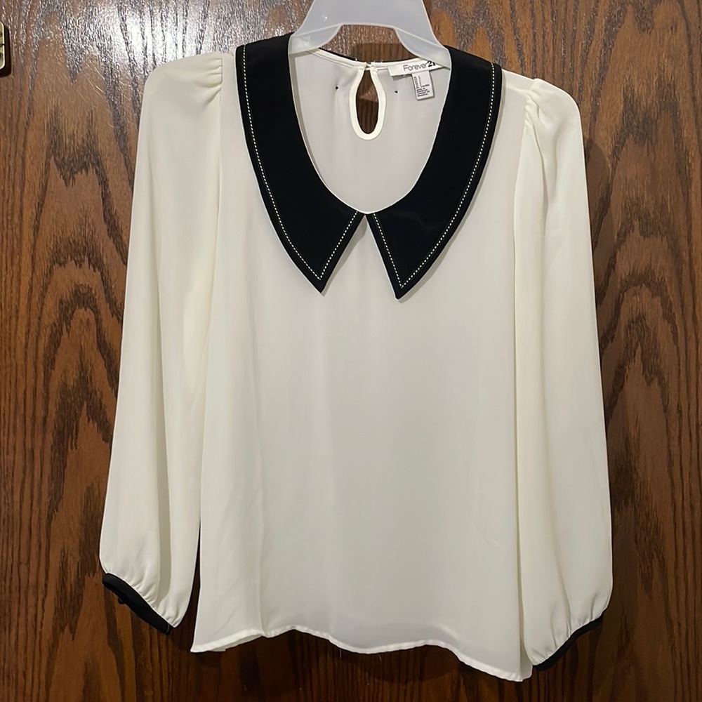 Long sleeve black & white sheer top with attached collar - Size L